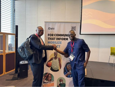 Une image contenant habits, personne, intérieur, mur

Le contenu généré par l’IA peut être incorrect.